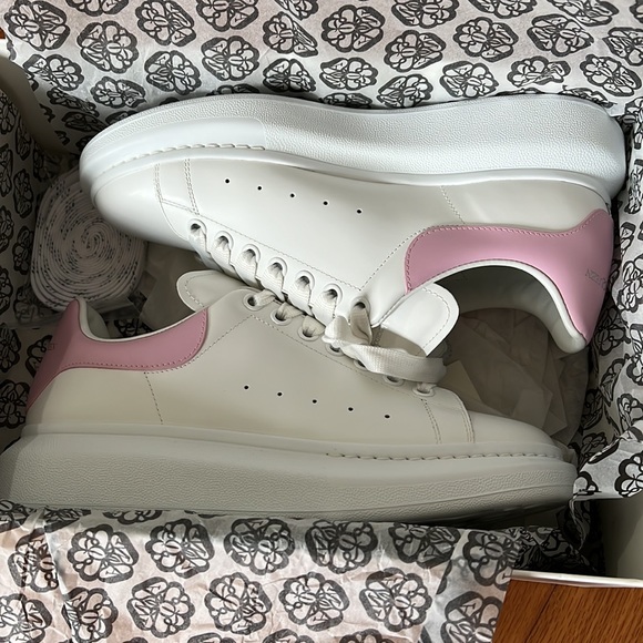 Alexander McQueen Sneakers - Picture 7 of 9